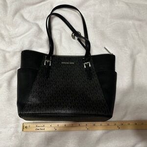 Michael Kors Charlotte Tote